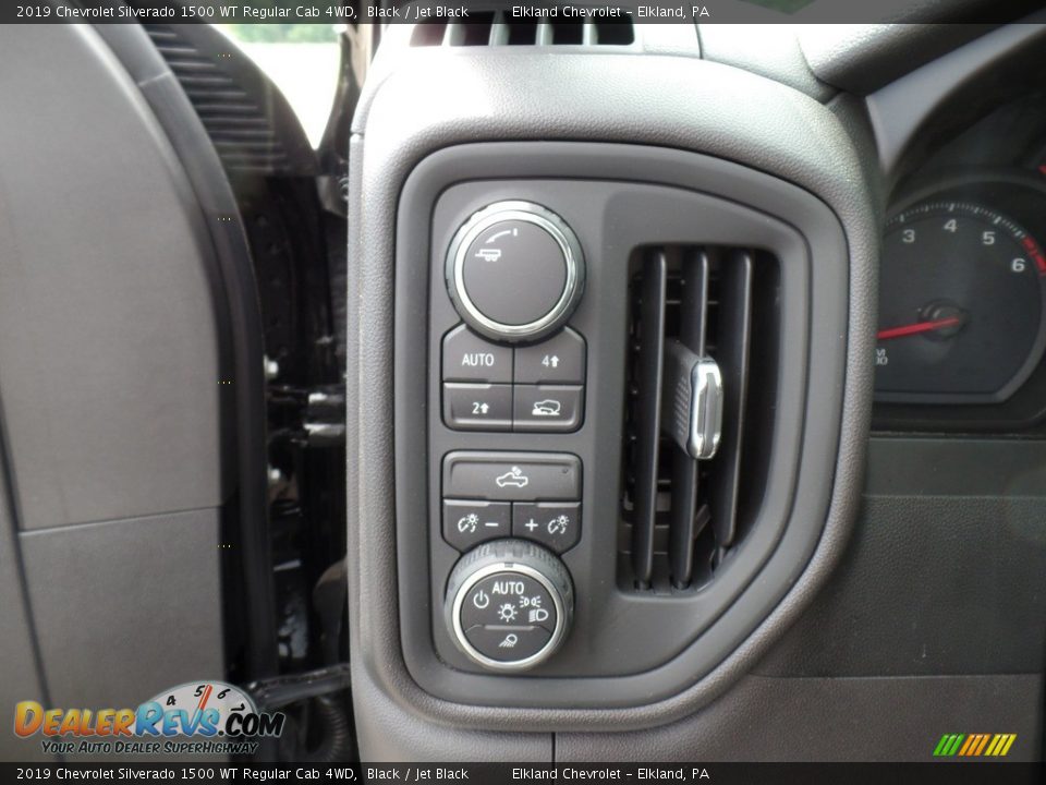 Controls of 2019 Chevrolet Silverado 1500 WT Regular Cab 4WD Photo #26