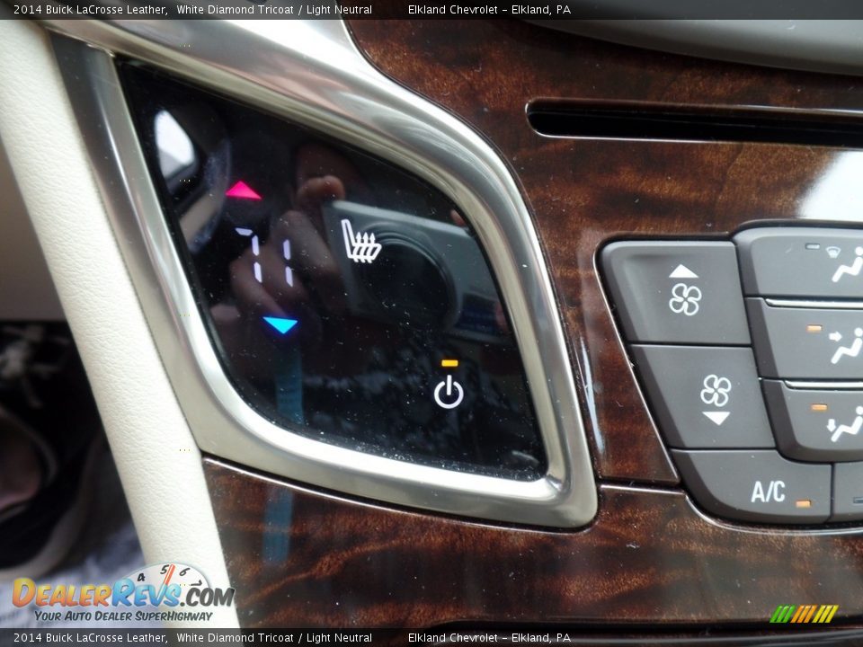 2014 Buick LaCrosse Leather White Diamond Tricoat / Light Neutral Photo #28