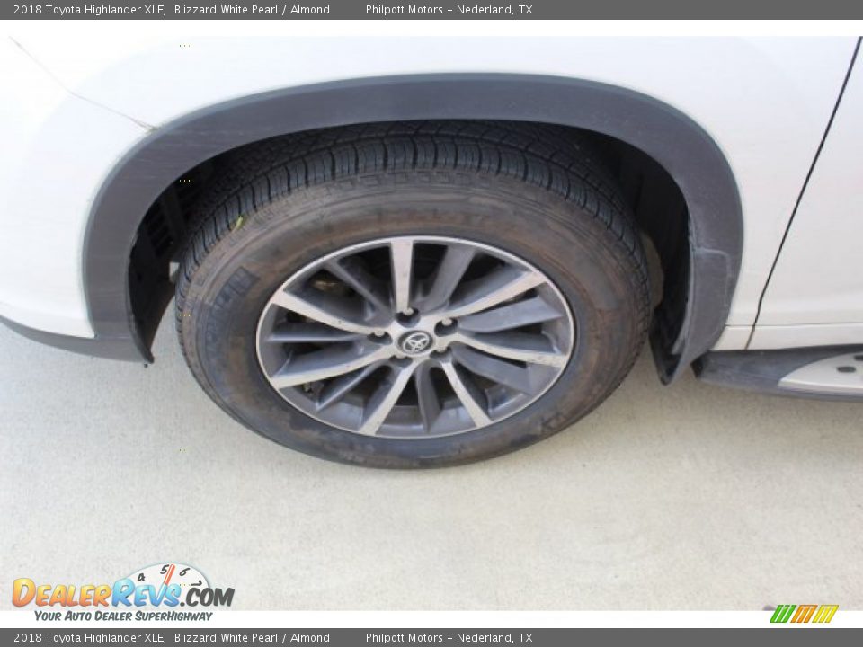 2018 Toyota Highlander XLE Blizzard White Pearl / Almond Photo #5