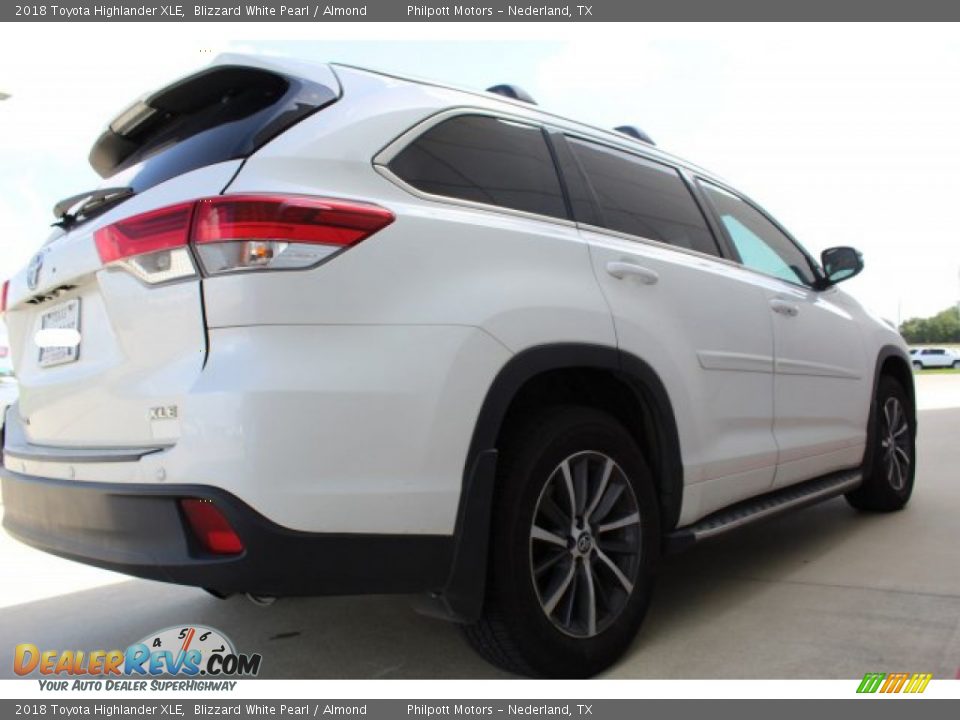 2018 Toyota Highlander XLE Blizzard White Pearl / Almond Photo #7