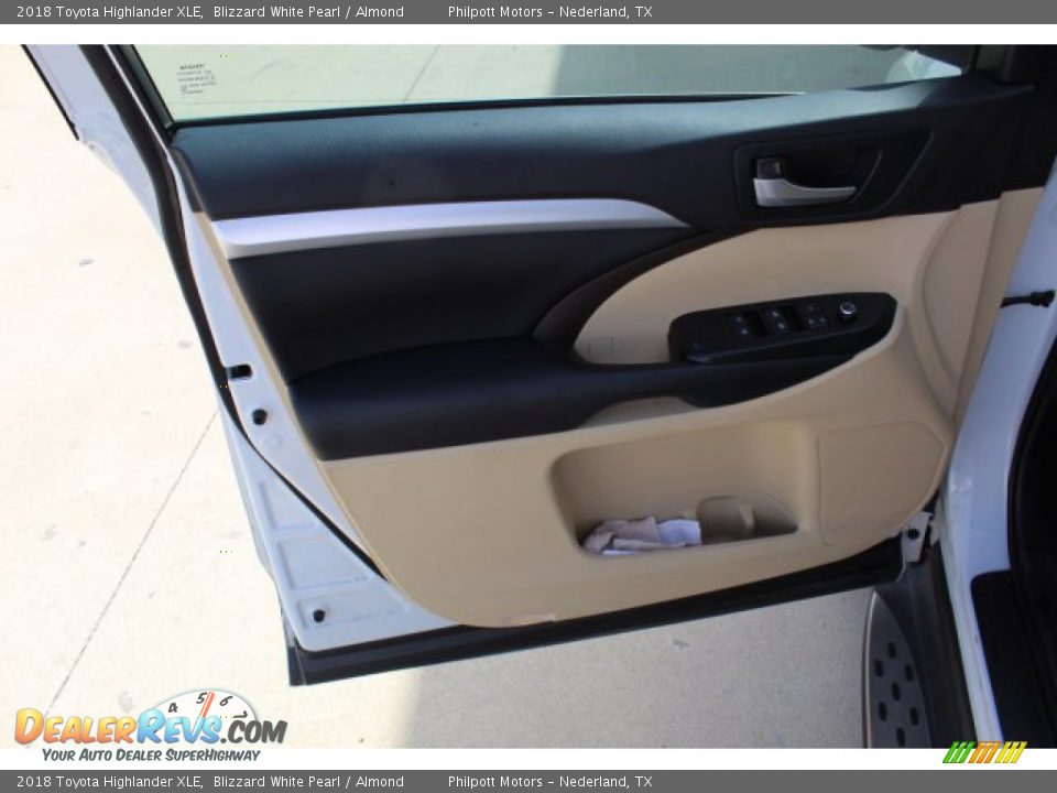2018 Toyota Highlander XLE Blizzard White Pearl / Almond Photo #8