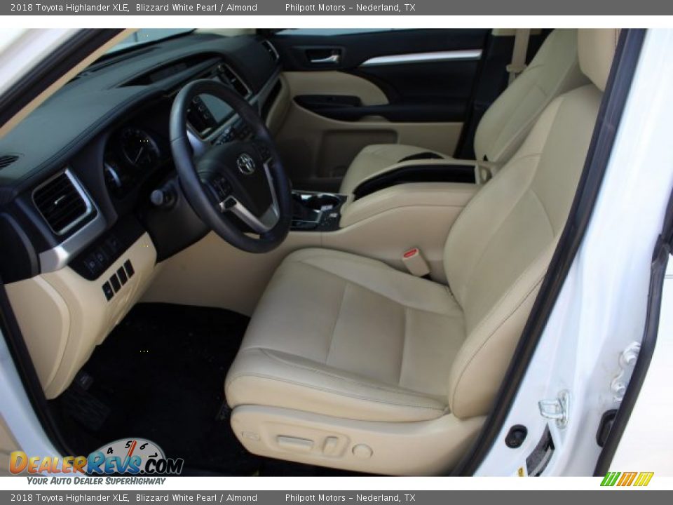 2018 Toyota Highlander XLE Blizzard White Pearl / Almond Photo #9