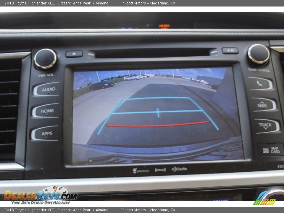 2018 Toyota Highlander XLE Blizzard White Pearl / Almond Photo #17