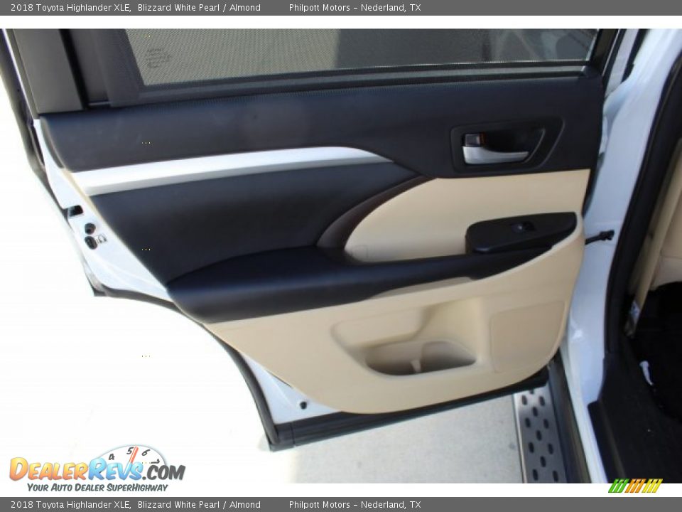 2018 Toyota Highlander XLE Blizzard White Pearl / Almond Photo #23