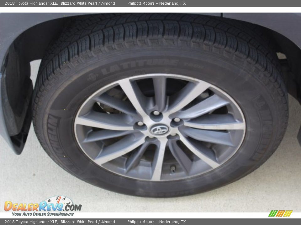 2018 Toyota Highlander XLE Blizzard White Pearl / Almond Photo #32