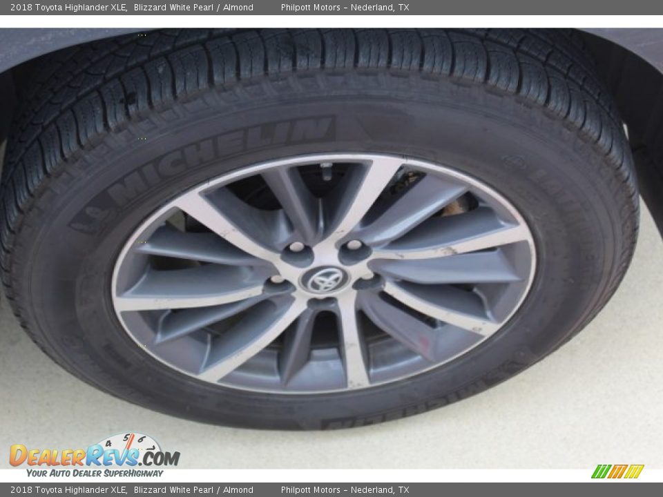 2018 Toyota Highlander XLE Blizzard White Pearl / Almond Photo #33