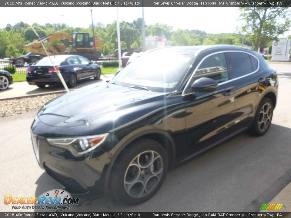 2018 Alfa Romeo Stelvio AWD Vulcano (Volcano) Black Metallic / Black/Black Photo #5