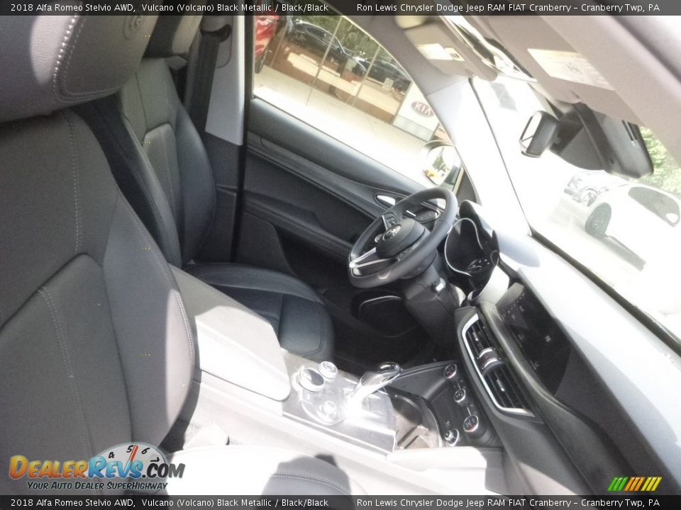 2018 Alfa Romeo Stelvio AWD Vulcano (Volcano) Black Metallic / Black/Black Photo #12