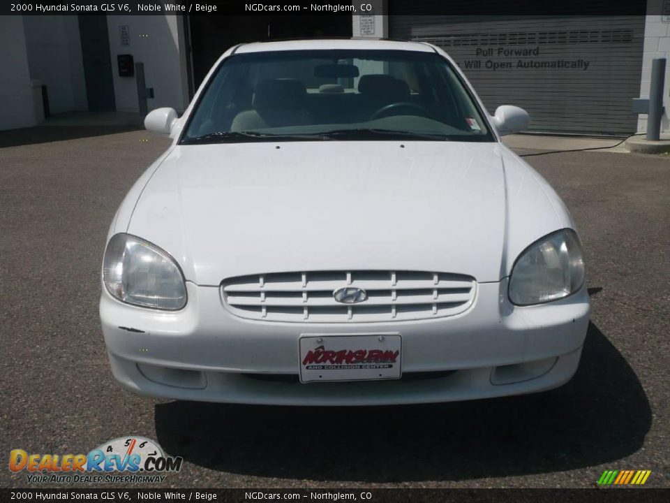 2000 Hyundai Sonata GLS V6 Noble White / Beige Photo #2