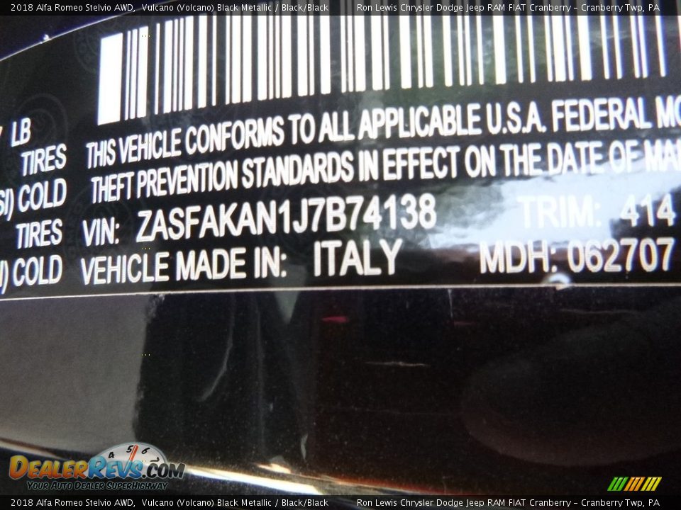 2018 Alfa Romeo Stelvio AWD Vulcano (Volcano) Black Metallic / Black/Black Photo #16