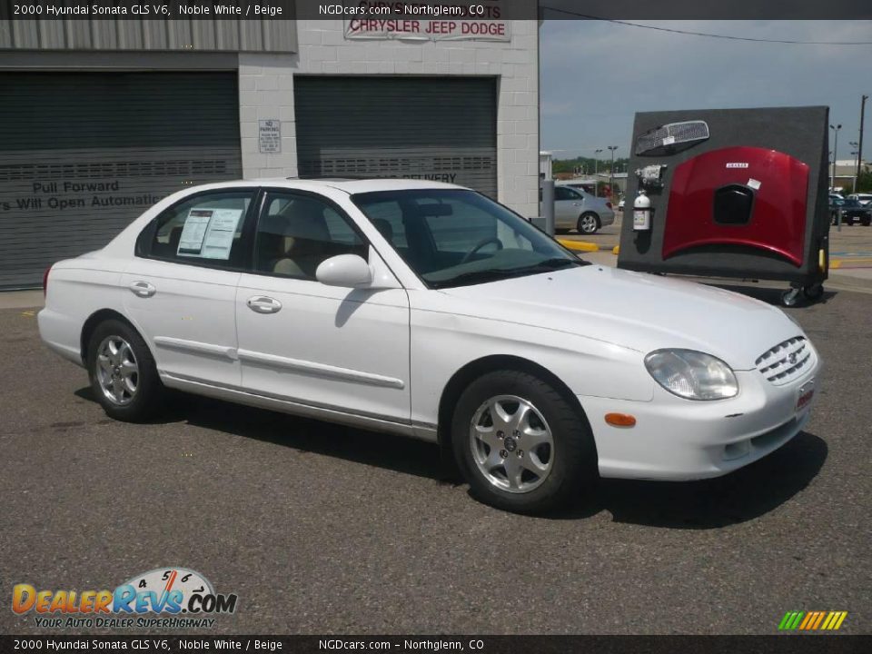 2000 Hyundai Sonata GLS V6 Noble White / Beige Photo #3
