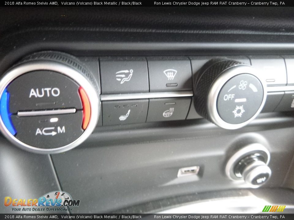 2018 Alfa Romeo Stelvio AWD Vulcano (Volcano) Black Metallic / Black/Black Photo #20