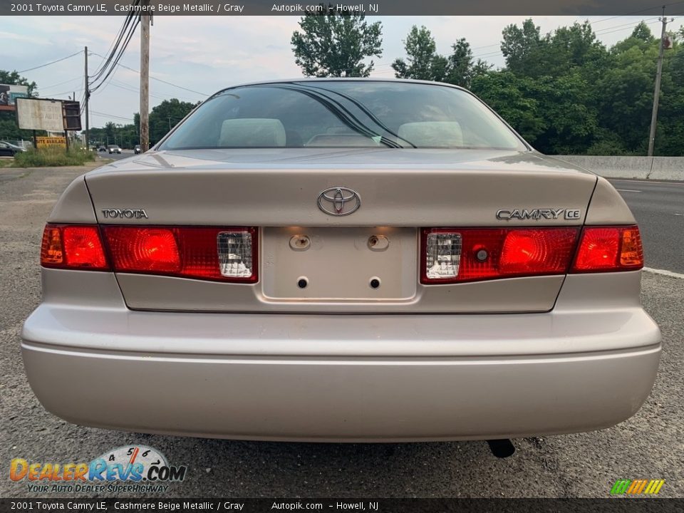 2001 Toyota Camry LE Cashmere Beige Metallic / Gray Photo #4