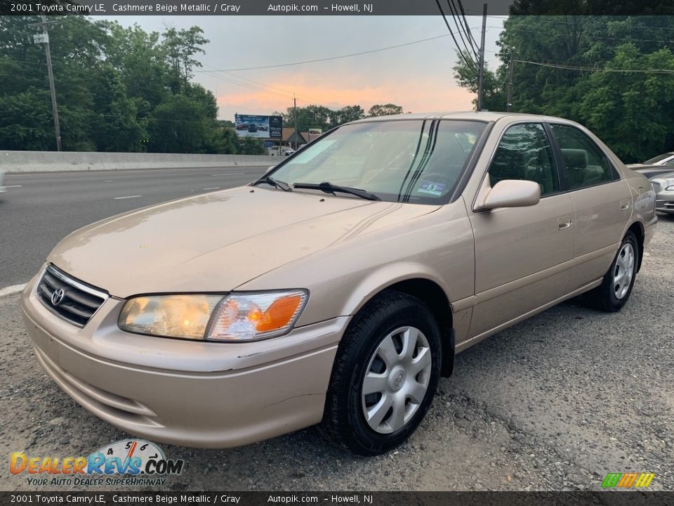 2001 Toyota Camry LE Cashmere Beige Metallic / Gray Photo #7