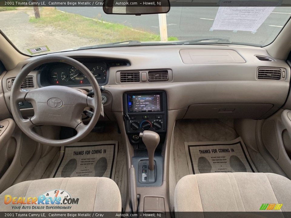 2001 Toyota Camry LE Cashmere Beige Metallic / Gray Photo #14