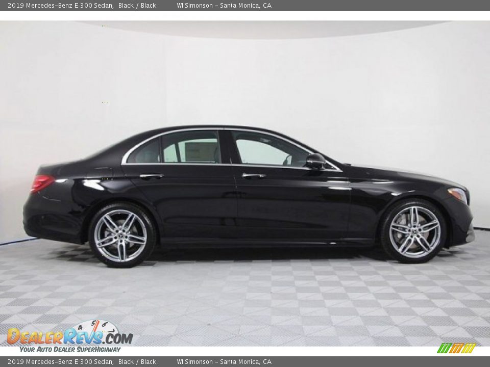 2019 Mercedes-Benz E 300 Sedan Black / Black Photo #4