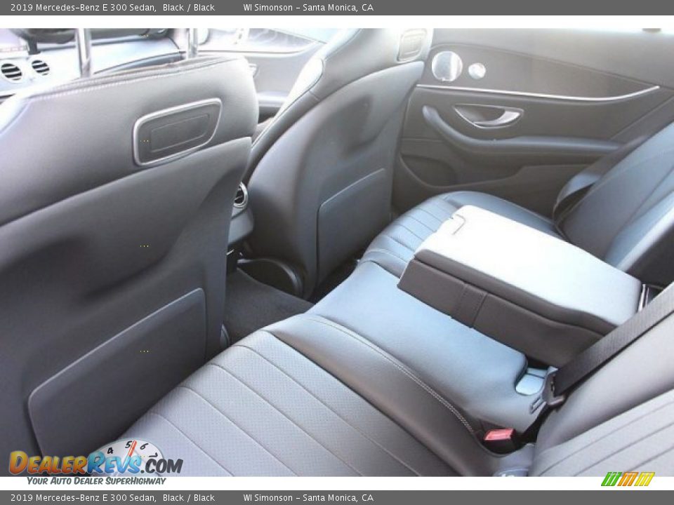 2019 Mercedes-Benz E 300 Sedan Black / Black Photo #9