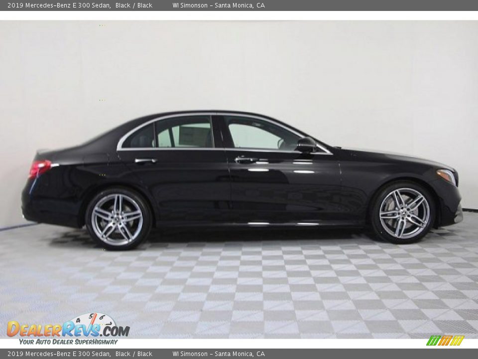 2019 Mercedes-Benz E 300 Sedan Black / Black Photo #4