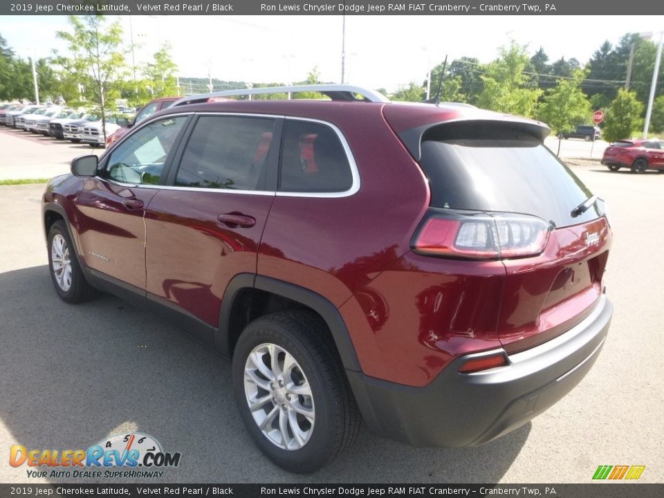 2019 Jeep Cherokee Latitude Velvet Red Pearl / Black Photo #3