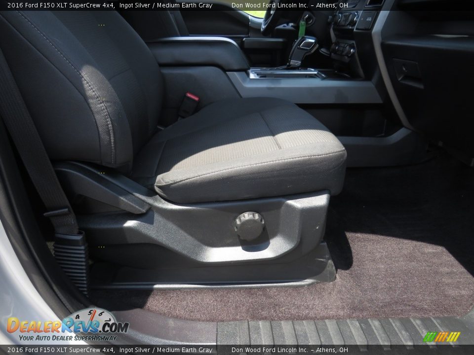 2016 Ford F150 XLT SuperCrew 4x4 Ingot Silver / Medium Earth Gray Photo #24