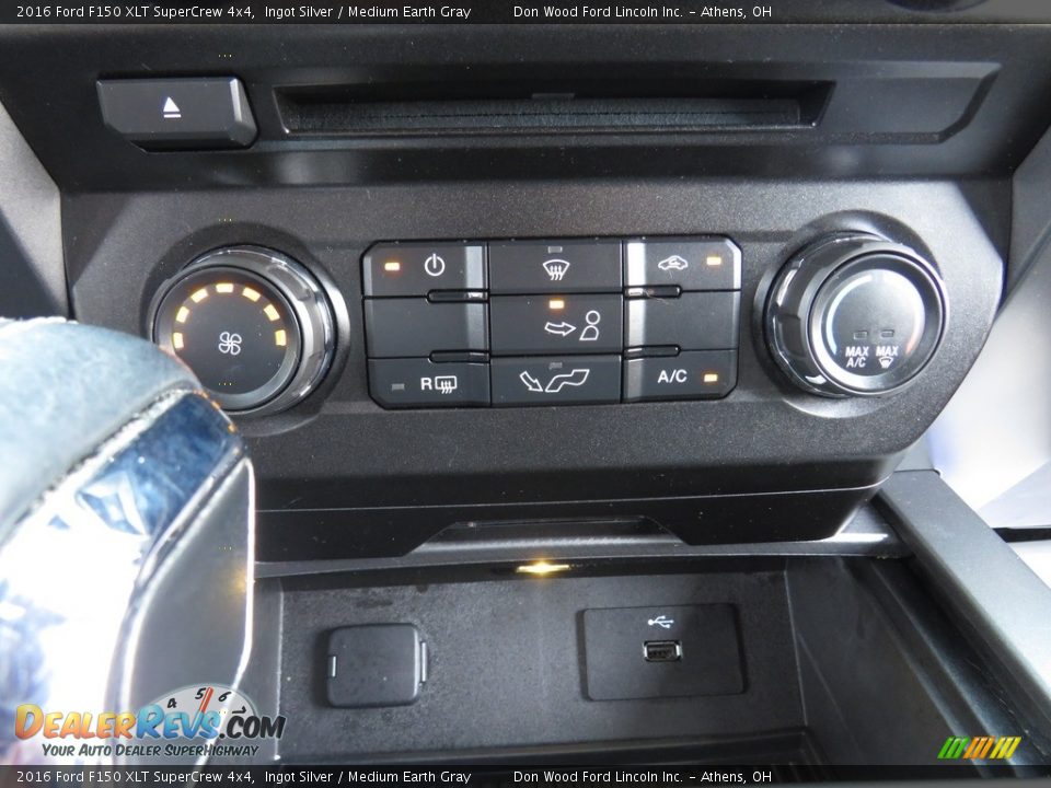 2016 Ford F150 XLT SuperCrew 4x4 Ingot Silver / Medium Earth Gray Photo #35