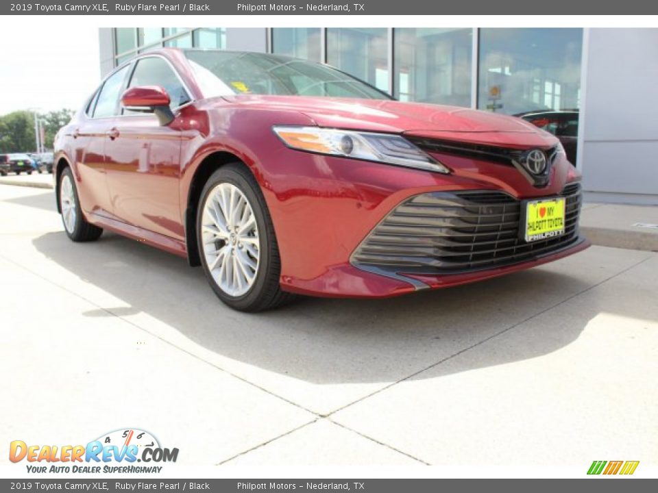 2019 Toyota Camry XLE Ruby Flare Pearl / Black Photo #2