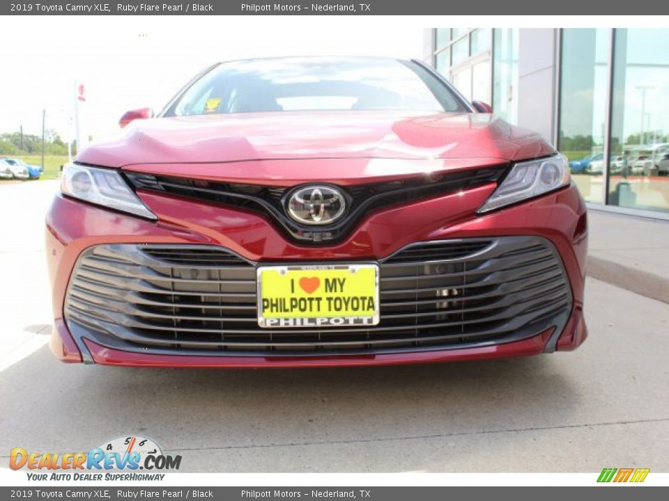 2019 Toyota Camry XLE Ruby Flare Pearl / Black Photo #3