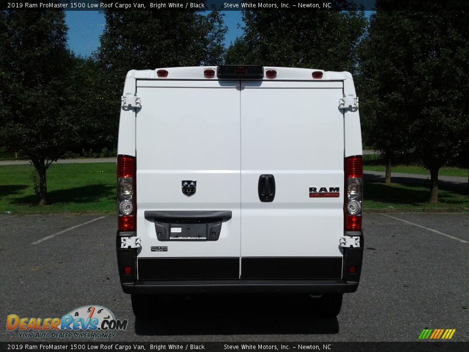 2019 Ram ProMaster 1500 Low Roof Cargo Van Bright White / Black Photo #8