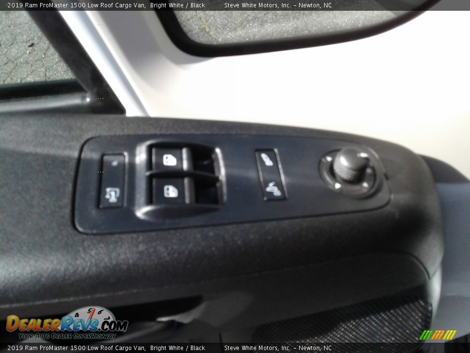 2019 Ram ProMaster 1500 Low Roof Cargo Van Bright White / Black Photo #10