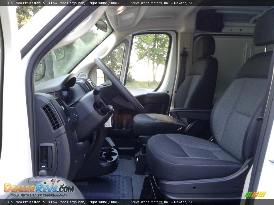 2019 Ram ProMaster 1500 Low Roof Cargo Van Bright White / Black Photo #11