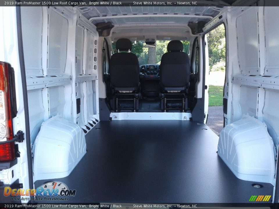 2019 Ram ProMaster 1500 Low Roof Cargo Van Bright White / Black Photo #12