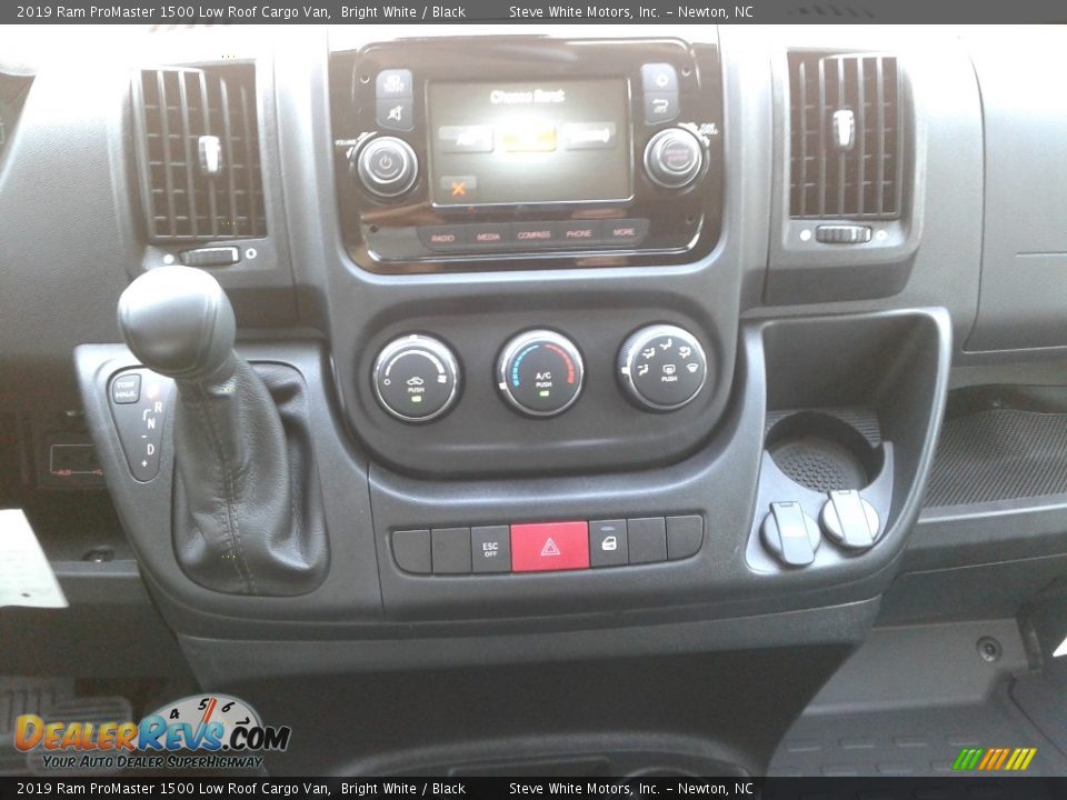 2019 Ram ProMaster 1500 Low Roof Cargo Van Bright White / Black Photo #18