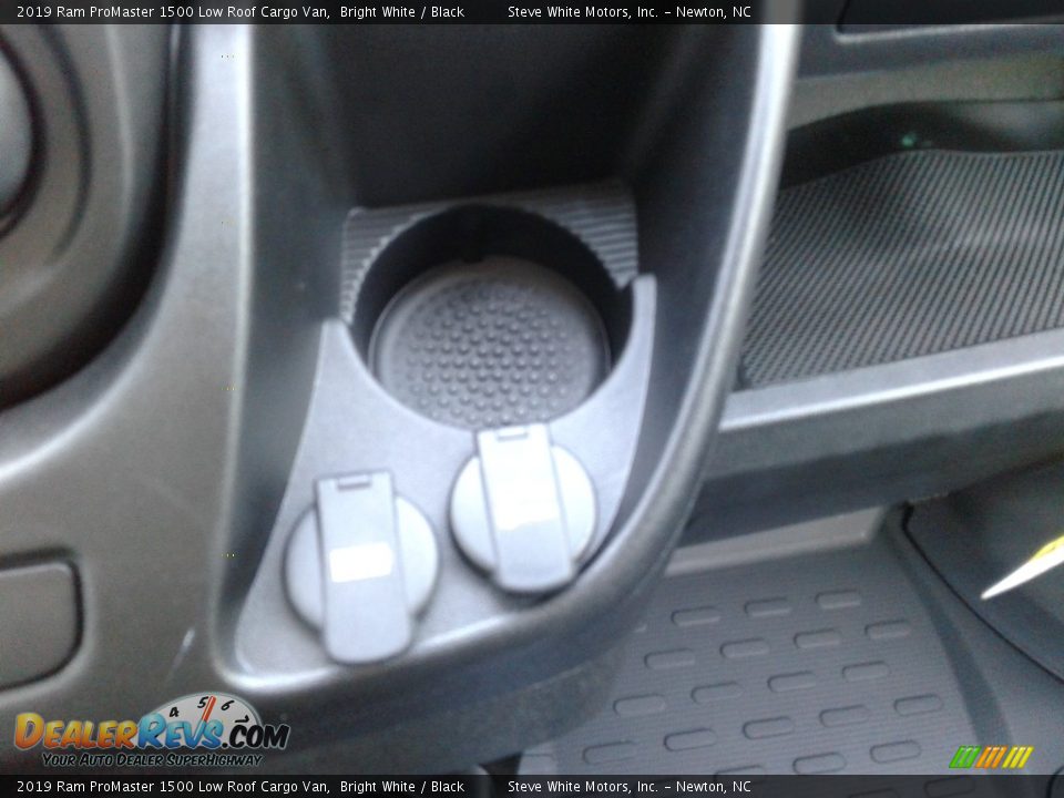 2019 Ram ProMaster 1500 Low Roof Cargo Van Bright White / Black Photo #24