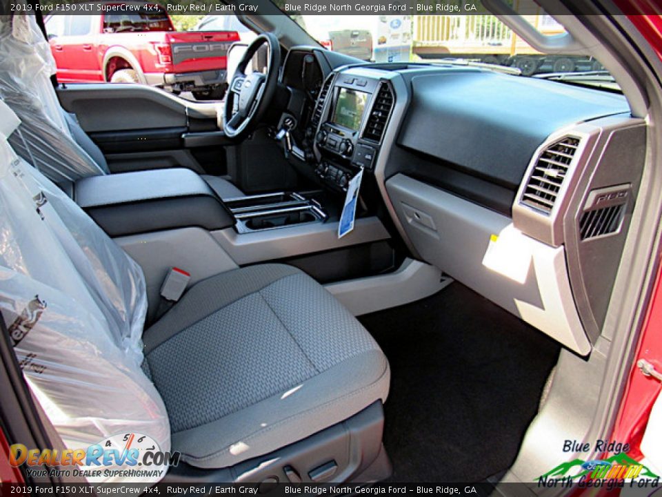2019 Ford F150 XLT SuperCrew 4x4 Ruby Red / Earth Gray Photo #31