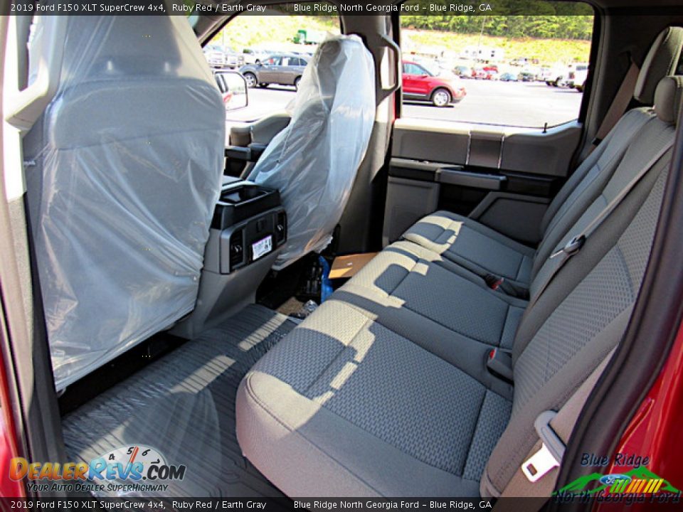 2019 Ford F150 XLT SuperCrew 4x4 Ruby Red / Earth Gray Photo #32