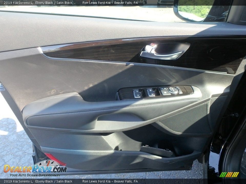 2019 Kia Sorento L Ebony Black / Satin Black Photo #15