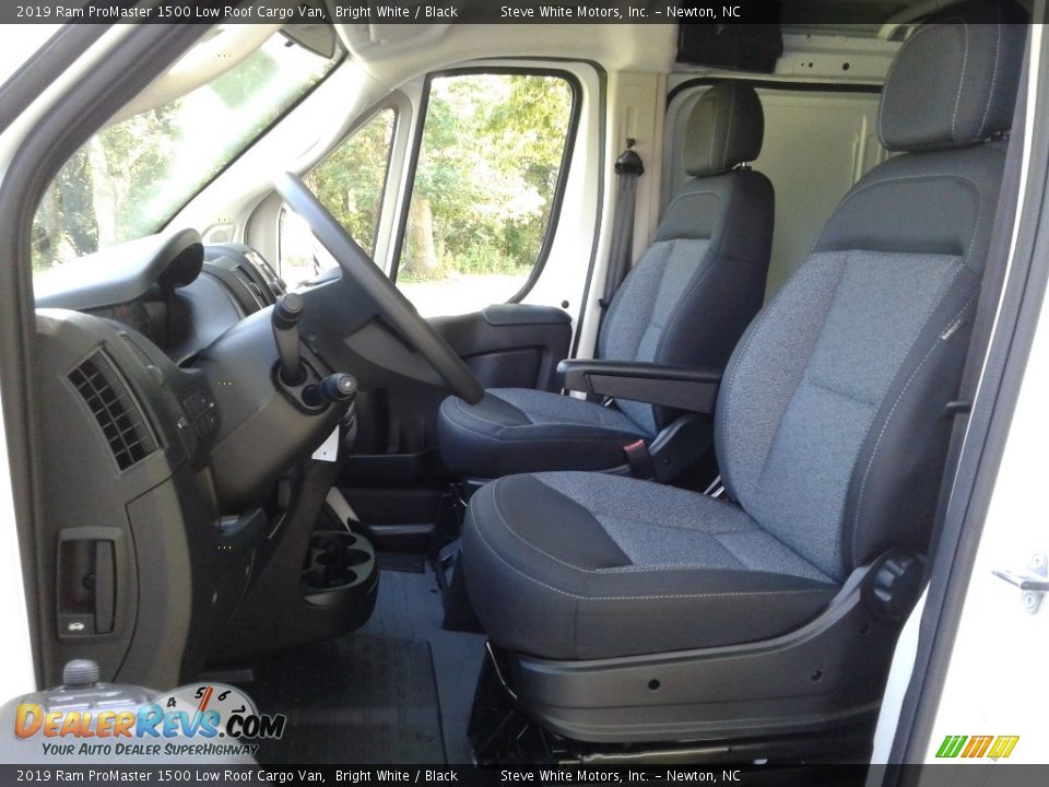 2019 Ram ProMaster 1500 Low Roof Cargo Van Bright White / Black Photo #10