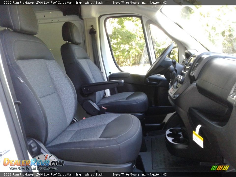 2019 Ram ProMaster 1500 Low Roof Cargo Van Bright White / Black Photo #13