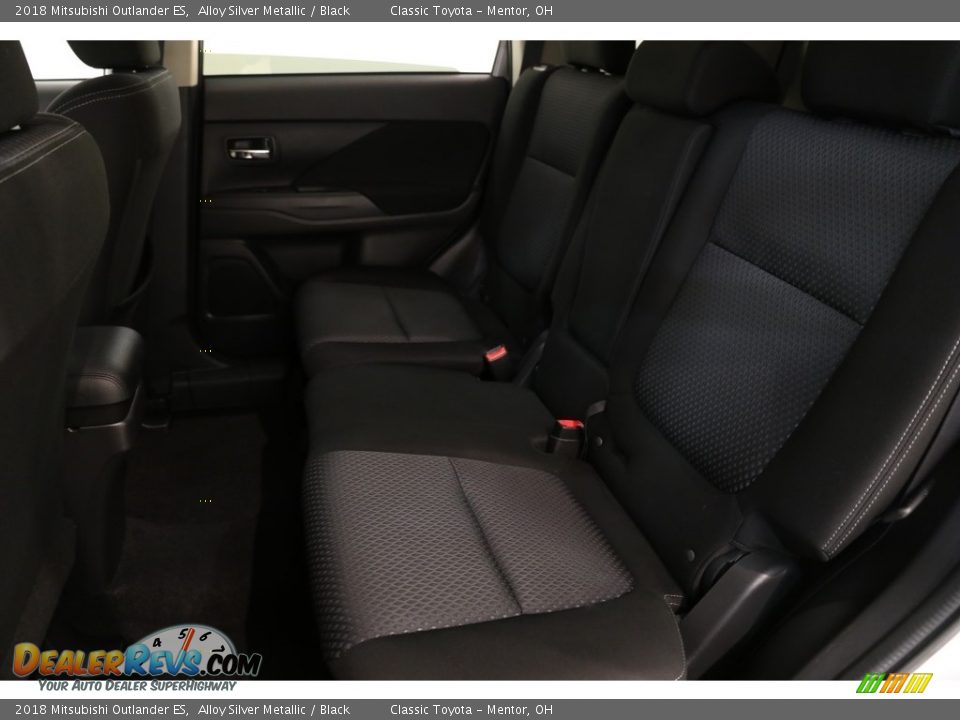 2018 Mitsubishi Outlander ES Alloy Silver Metallic / Black Photo #16