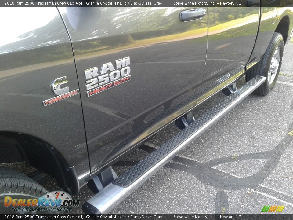 2018 Ram 2500 Tradesman Crew Cab 4x4 Granite Crystal Metallic / Black/Diesel Gray Photo #24
