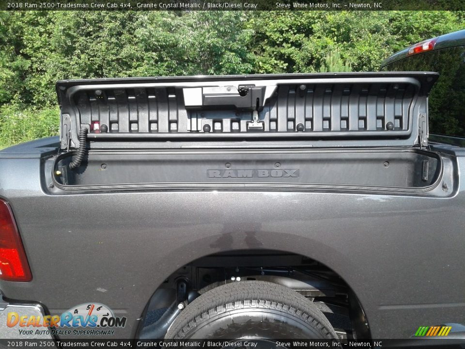 2018 Ram 2500 Tradesman Crew Cab 4x4 Granite Crystal Metallic / Black/Diesel Gray Photo #25