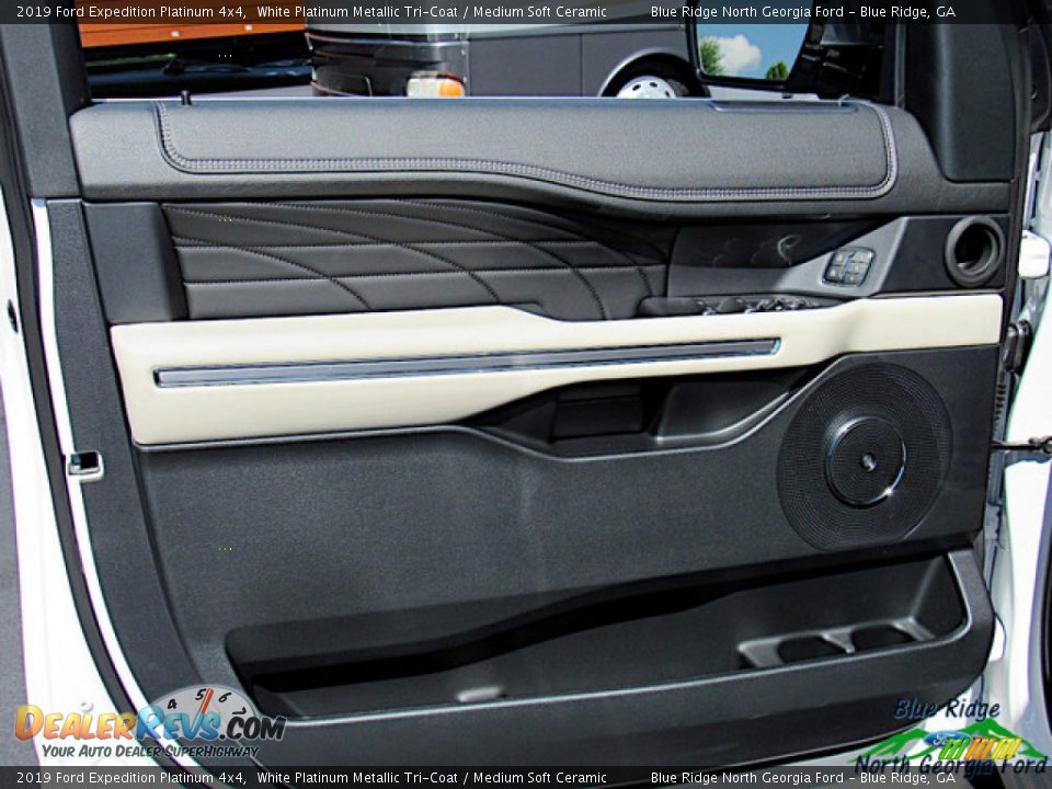 2019 Ford Expedition Platinum 4x4 White Platinum Metallic Tri-Coat / Medium Soft Ceramic Photo #31