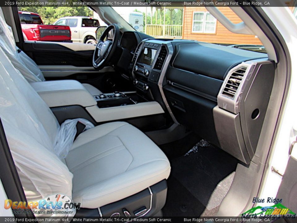 2019 Ford Expedition Platinum 4x4 White Platinum Metallic Tri-Coat / Medium Soft Ceramic Photo #33