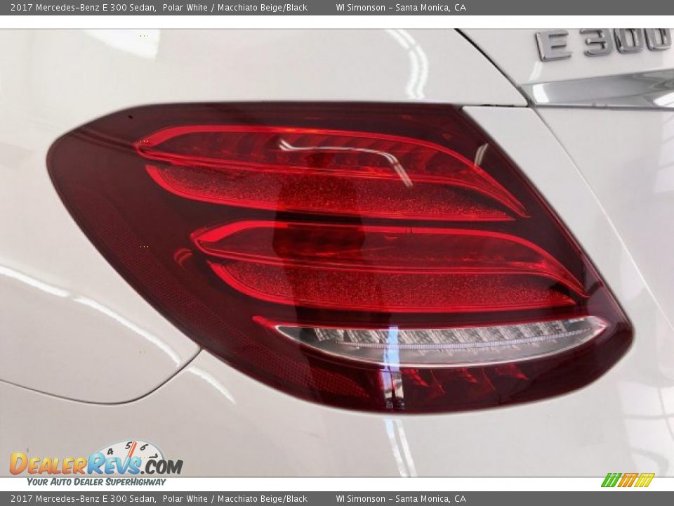 2017 Mercedes-Benz E 300 Sedan Polar White / Macchiato Beige/Black Photo #26