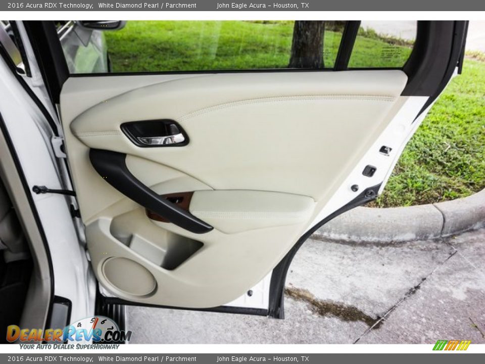 2016 Acura RDX Technology White Diamond Pearl / Parchment Photo #23