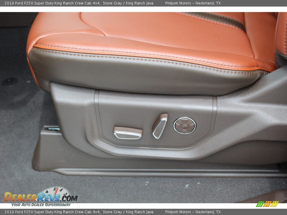 Front Seat of 2019 Ford F250 Super Duty King Ranch Crew Cab 4x4 Photo #11
