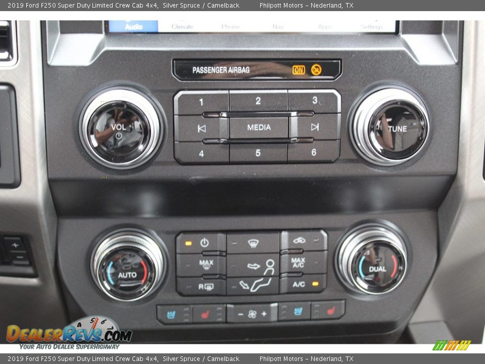 2019 Ford F250 Super Duty Limited Crew Cab 4x4 Silver Spruce / Camelback Photo #17