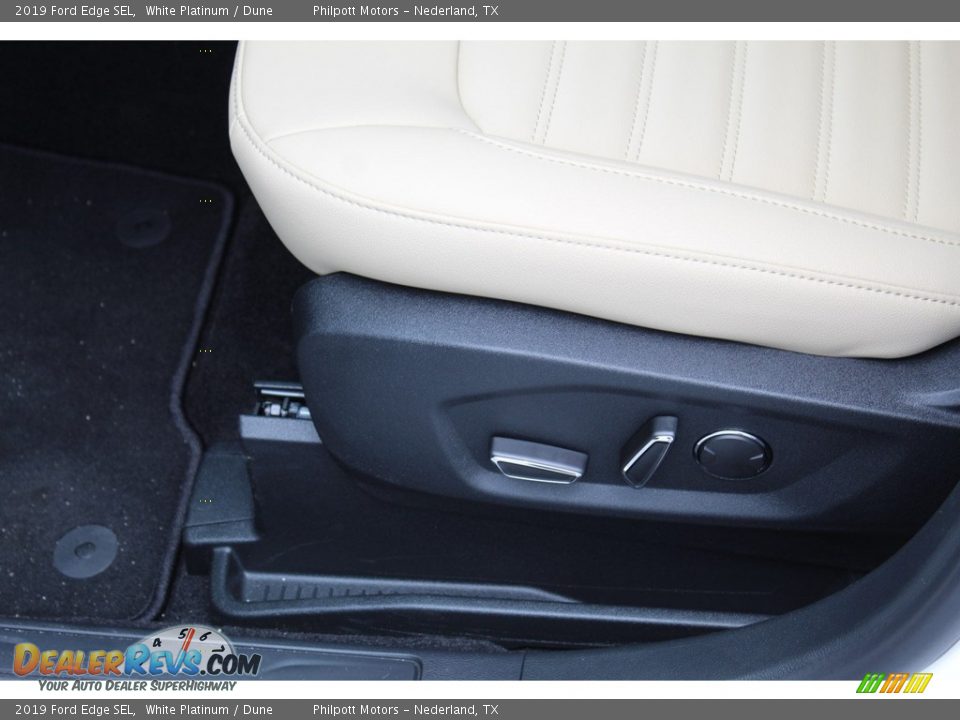 2019 Ford Edge SEL White Platinum / Dune Photo #8