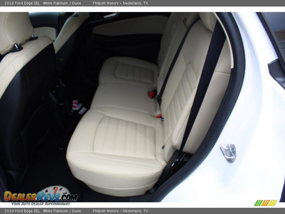 2019 Ford Edge SEL White Platinum / Dune Photo #10