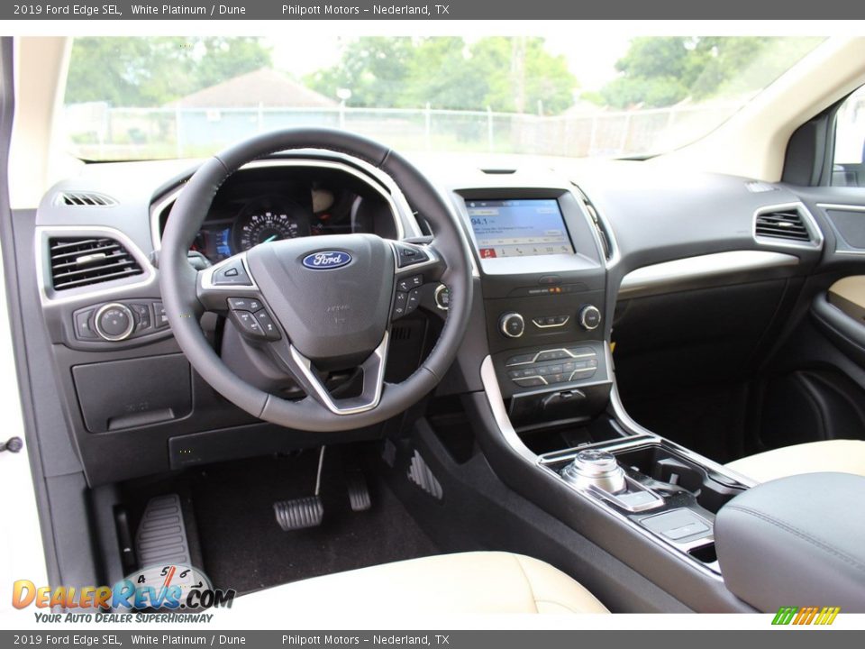 2019 Ford Edge SEL White Platinum / Dune Photo #11